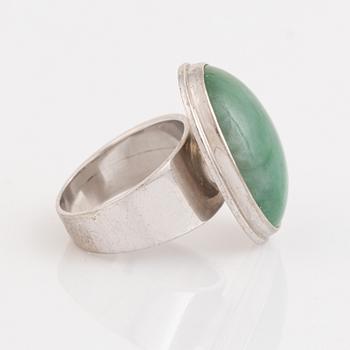 Anders Högberg, ring 18K white gold with most likely cabochon cut jade, Göteborg.