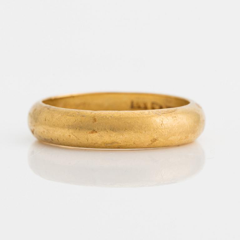 Ring, 23K gold, smooth.