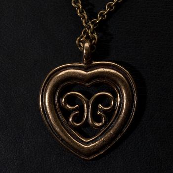 BROSCHER, 2 st, HÄNGE, brons, Kalevala Koru 1900-talets första hälft/-talets slut.