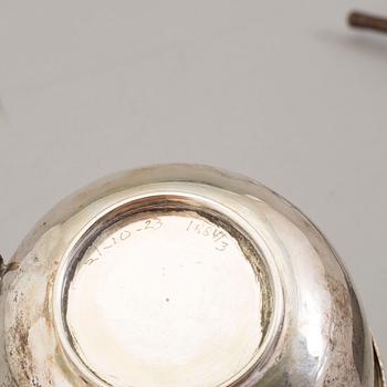 A Chinese silver sugarbowl with cover, 246g, and a metal waterpipa, circa 1900.