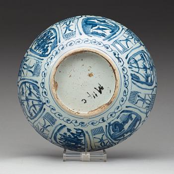 SKÅL, porslin. Mingdynastin, Wanli (1573-1620).