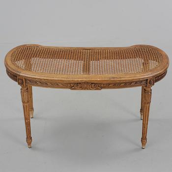 TABURETT, Louis XVI-stil, 1900-talets första hälft.