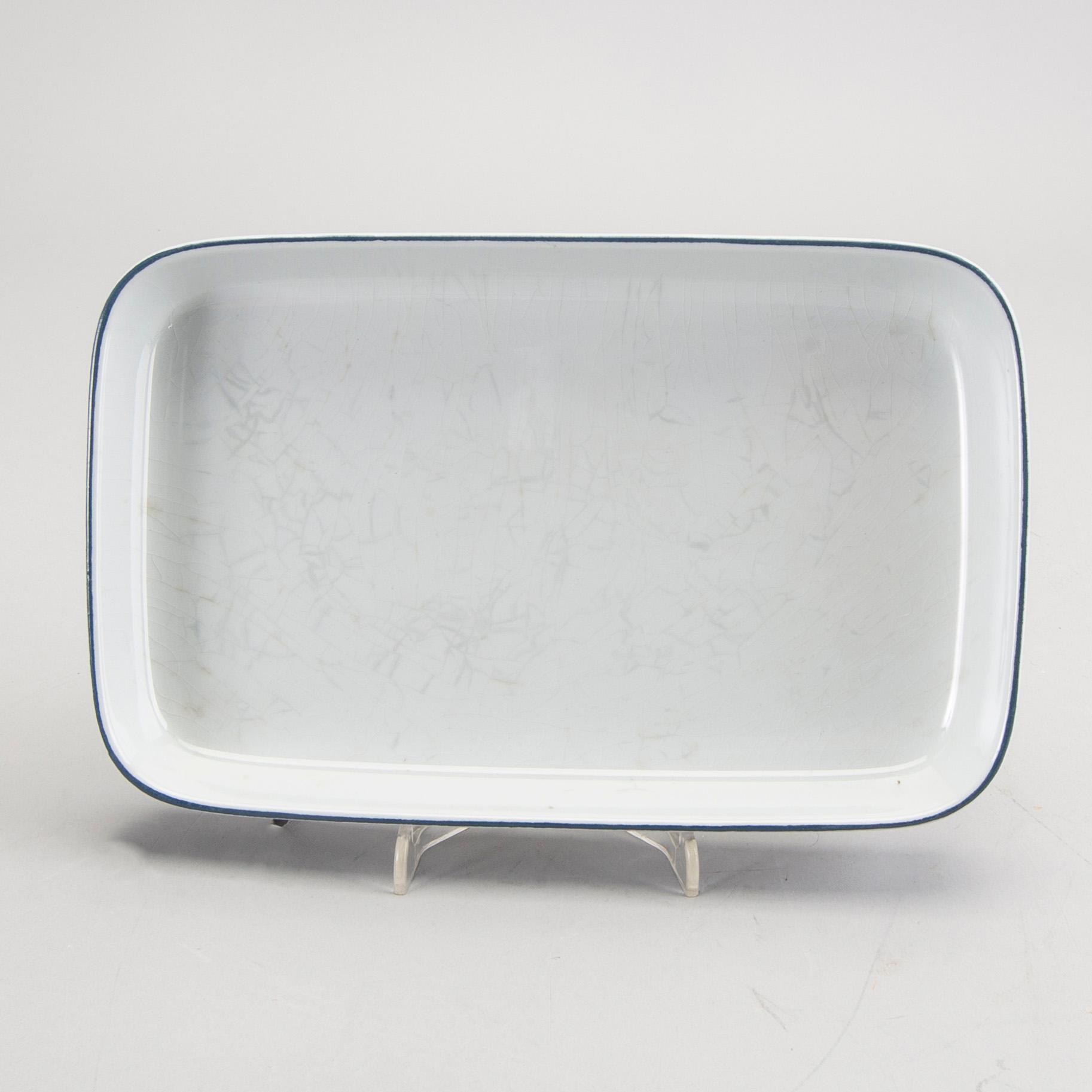 Grethe Meyer, "Blue Edge", tableware, 100 dlr, Royal Copenhagen and Aluminia.
