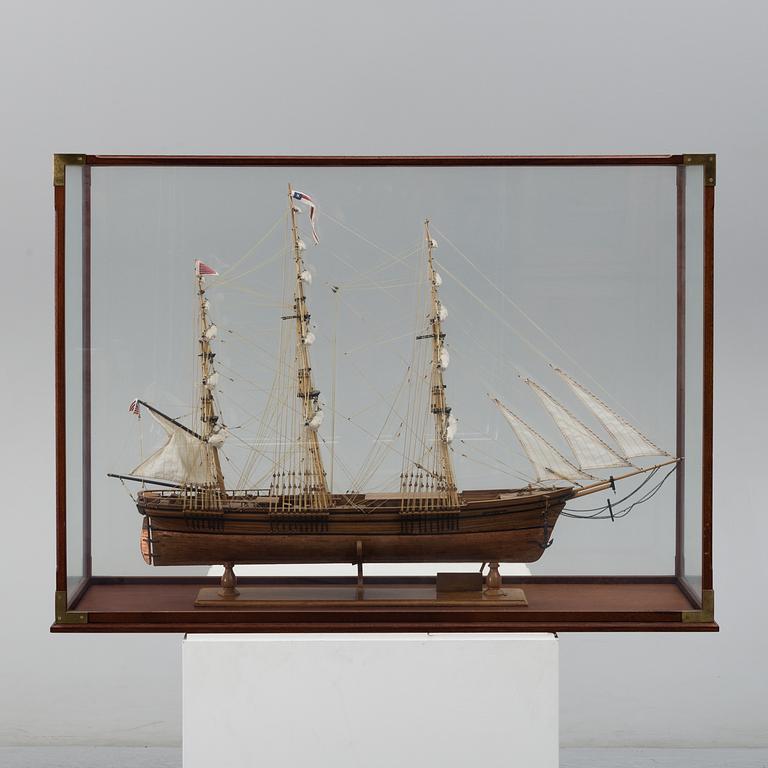 A 20th century wood and textil ship model, 'Flying CLoud'.