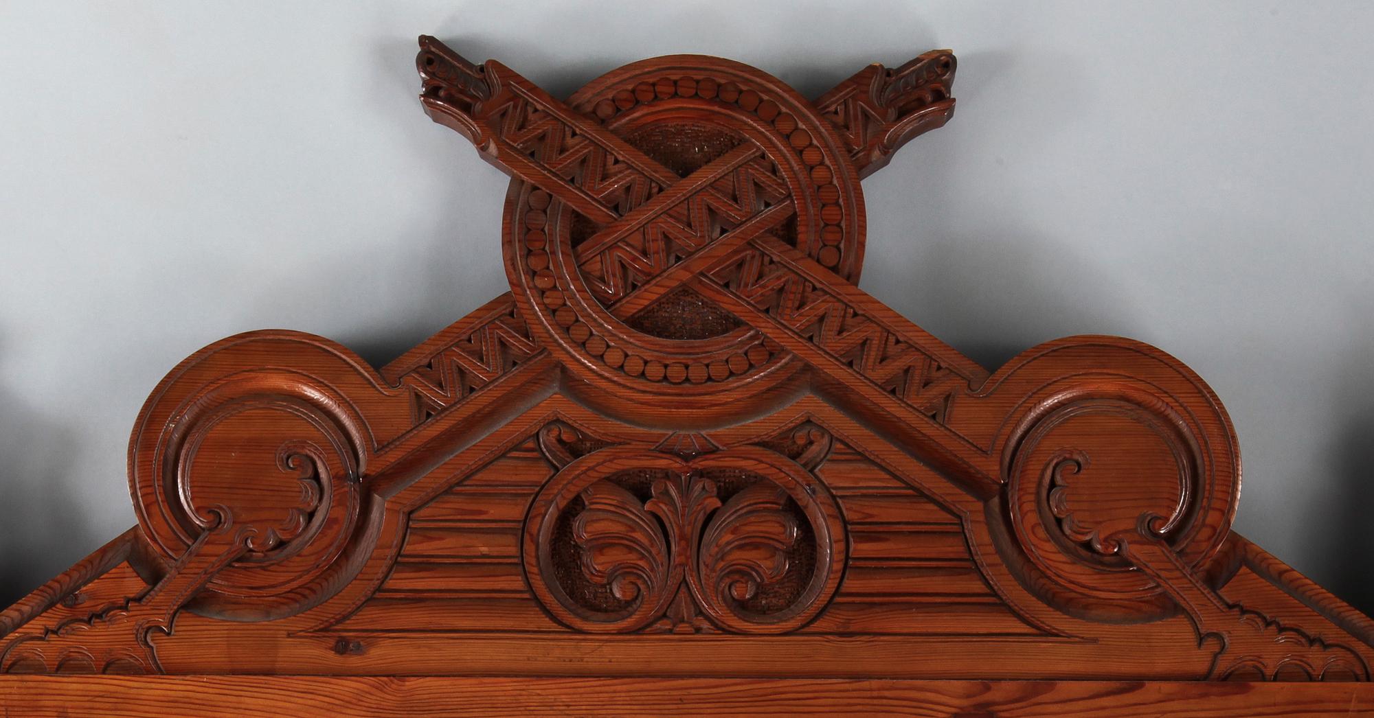 SPEGEL, fornnordisk stil, Norge omkring sekelskiftet 1900.