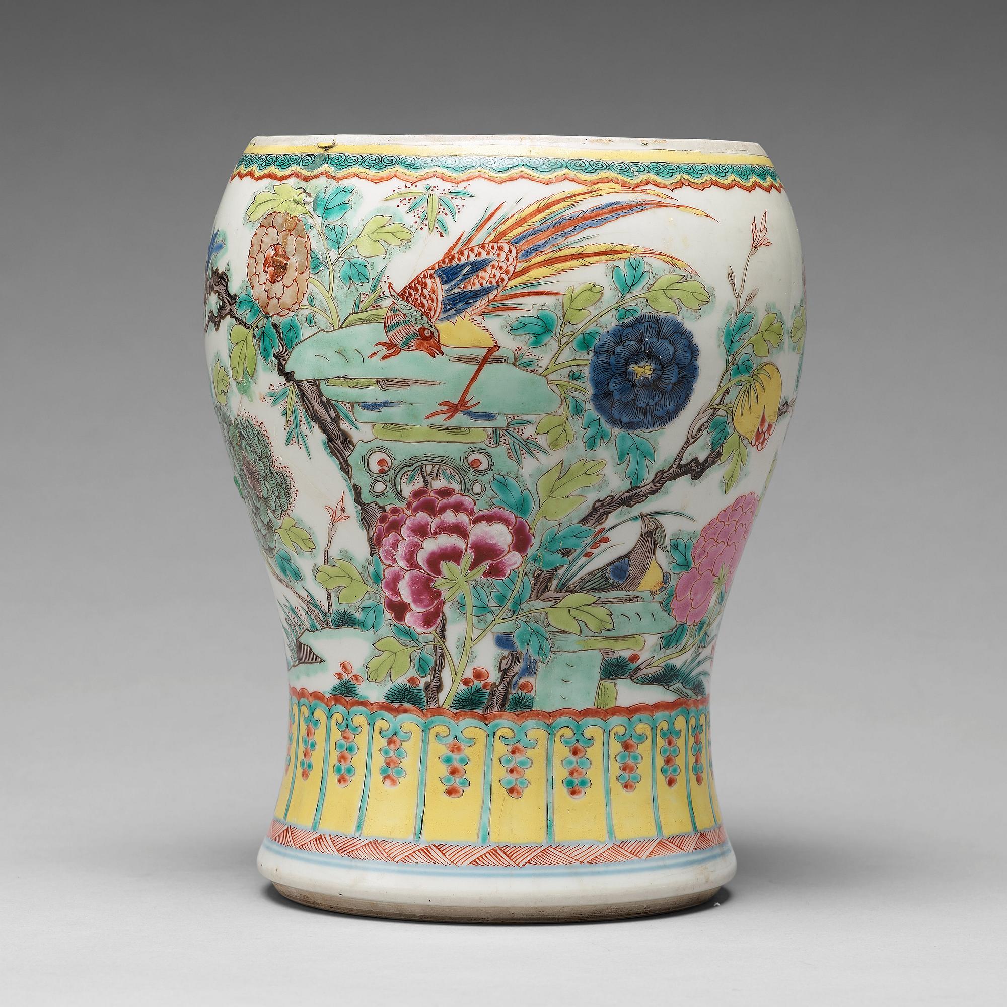 VAS, porslin. Qingdynastin, 1700-tal.