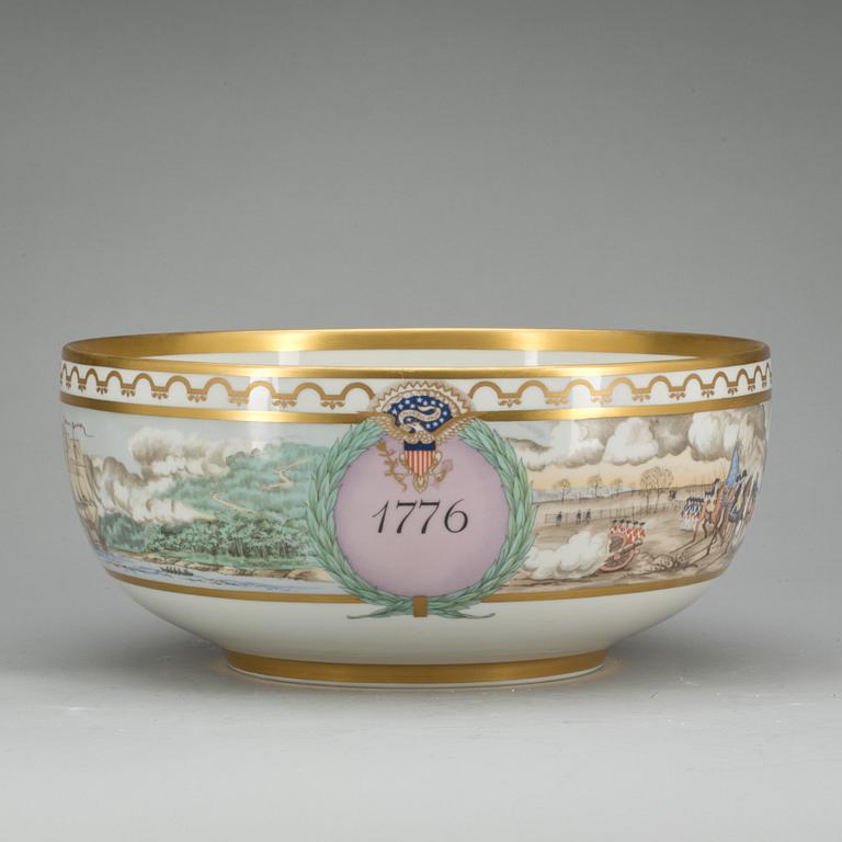 SKÅL, porslin, Amerikanska frihetsskriget, Royal Copenhagen. Numrerad 1493/2000.