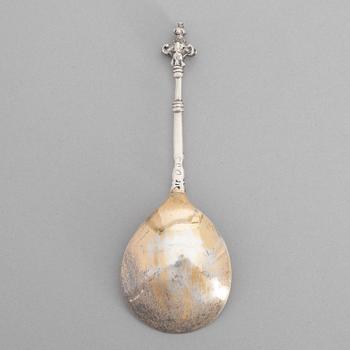 A Northern Europe early 18th Century parcel-gilt silver  spoon, unidentified marks.