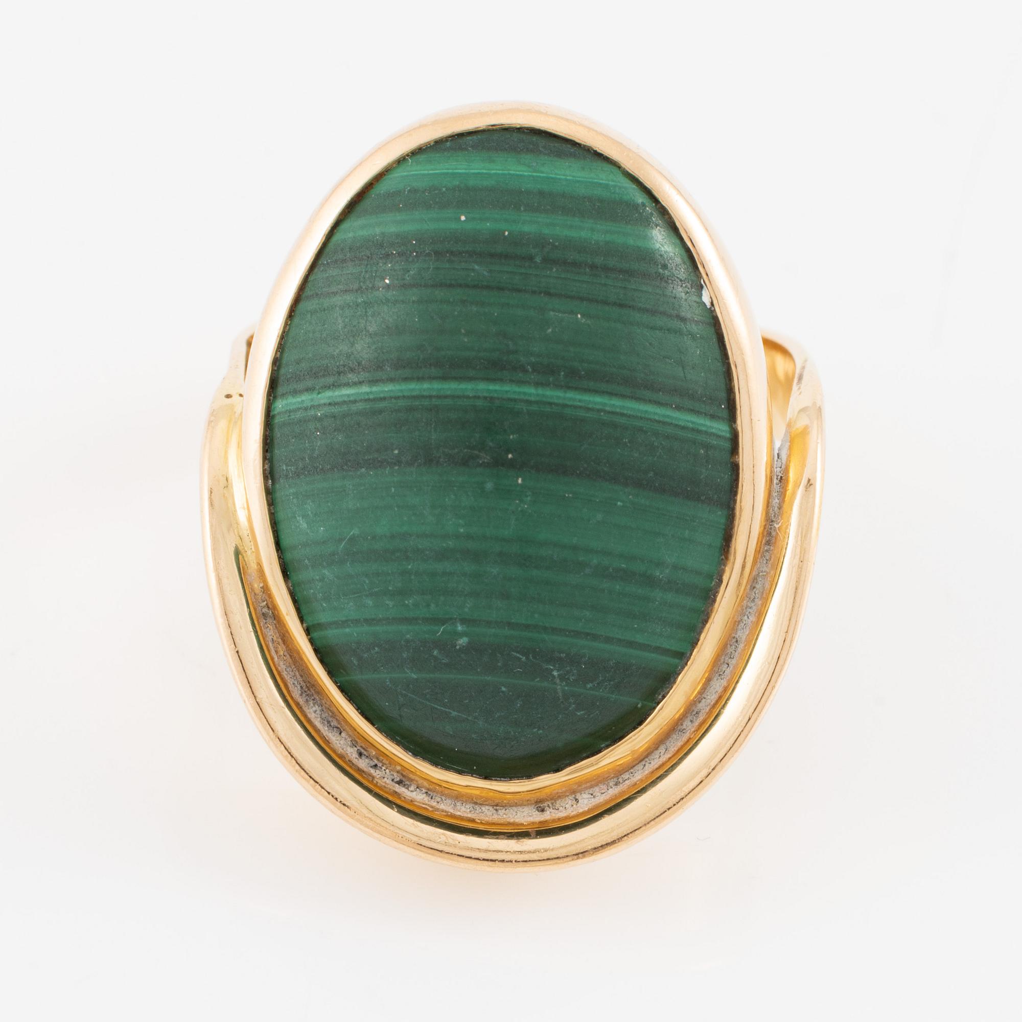 Ring, 18K guld med malakit.
