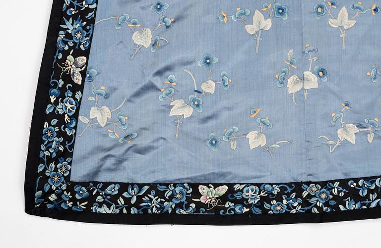 A lavender blue embroidered silk female informal robe, late Qing dynasty, 19th century.