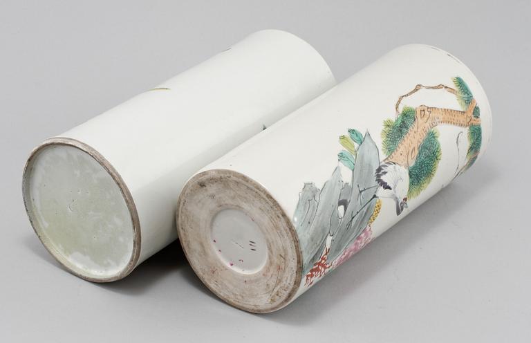 VASER, 2 st, porslin, Kina, 1900-tal.