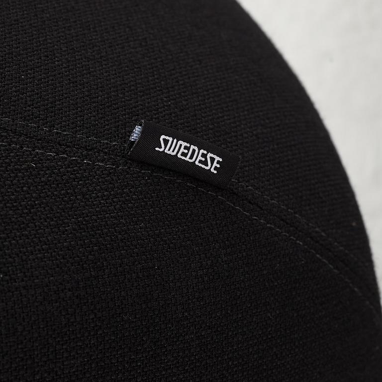 Roger Persson, a pair of 'Happy Swing' easy chairs Swedese, 2000s.