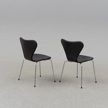 a set of six 'Sjuan' leather chairs by Arne Jacobsen, for Fritz Hansen.