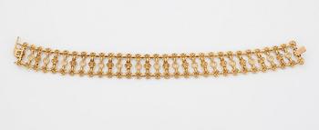 A Van Cleef et Arpels necklace in 18K gold set with round brilliant-cut diamonds, possibly a special order.