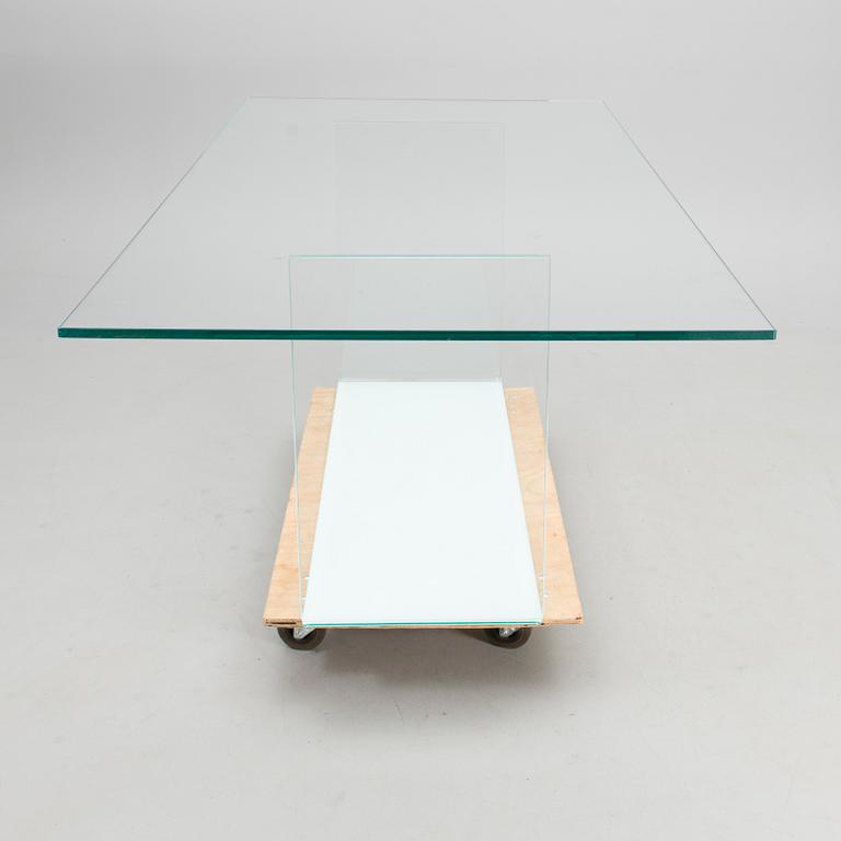 A "Valencia" table, design by Lievore Altherr Molina for Sovet Italia.