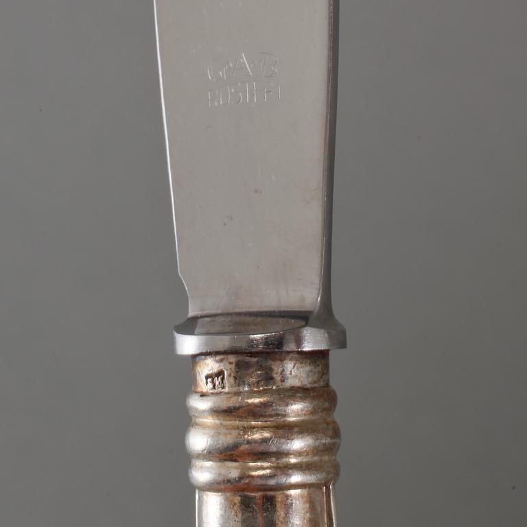 BESTICKSERVIS, 89 delar, silver och stål, 1900-talets första hälft, total vikt 4960 g.