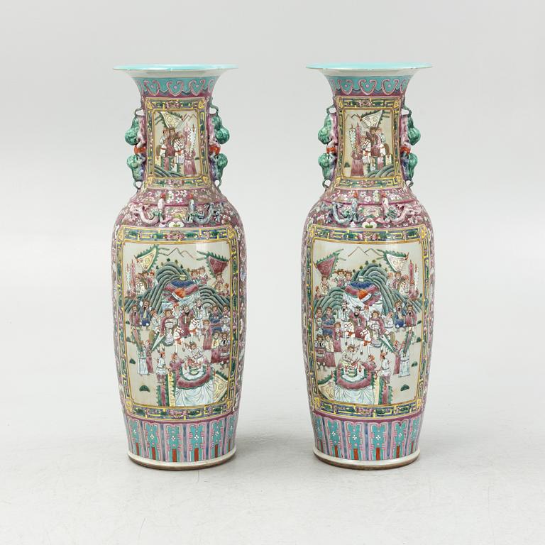 A pair of large Kanton style floor vases, China, 20th century.