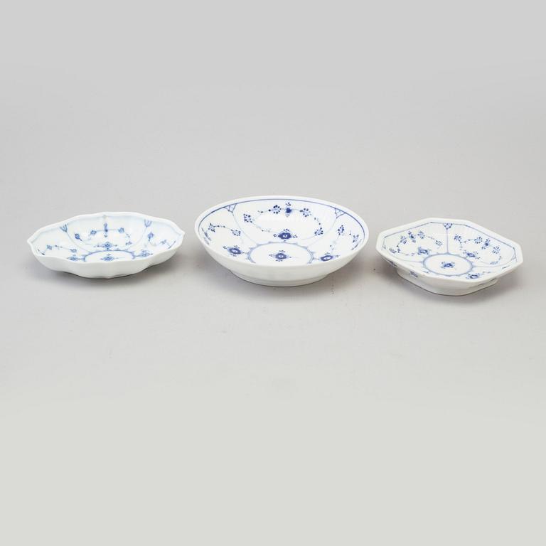 40 pcs of porcelaine service from Royal Copenhagen.