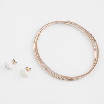 EFVA ATTLING, ARMRING "Twosome cuff" samt ÖRHÄNGEN "Dots ear".