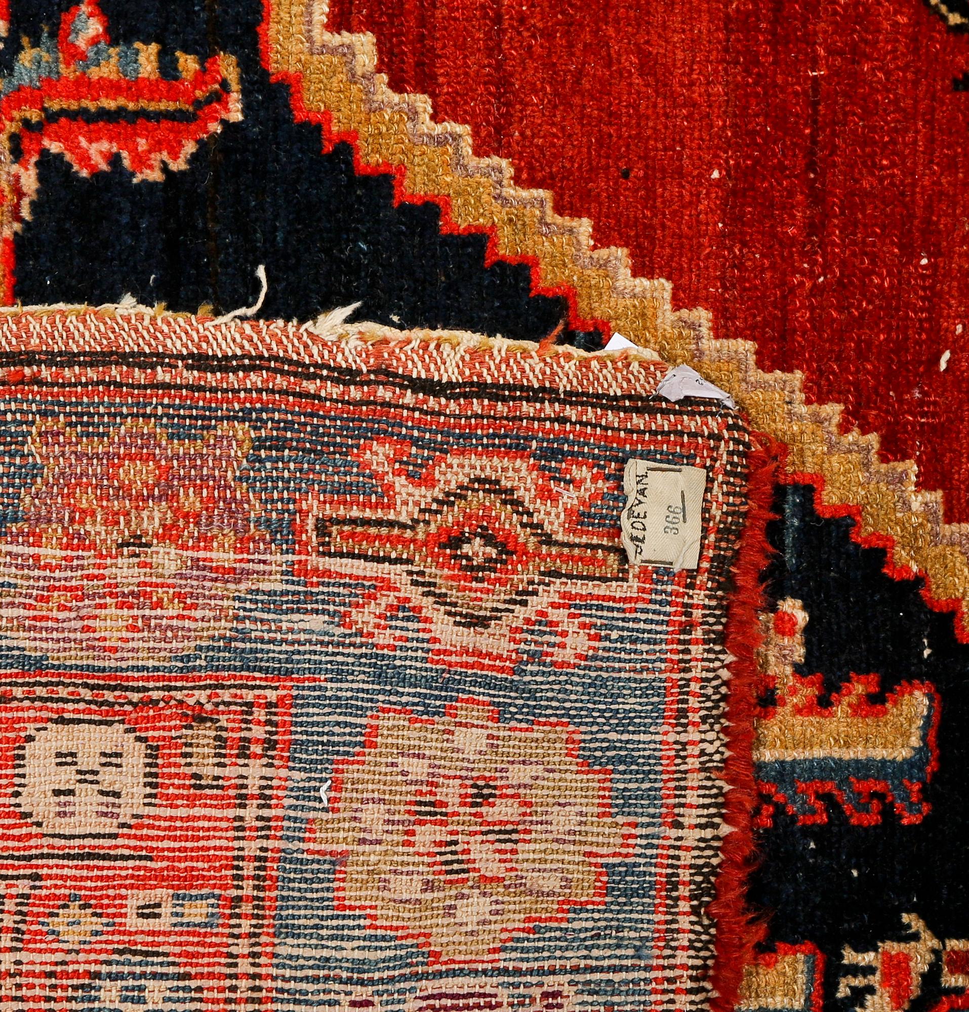 MATTA, troligen Hamadan, 297 x 141 cm, old/semiantik.