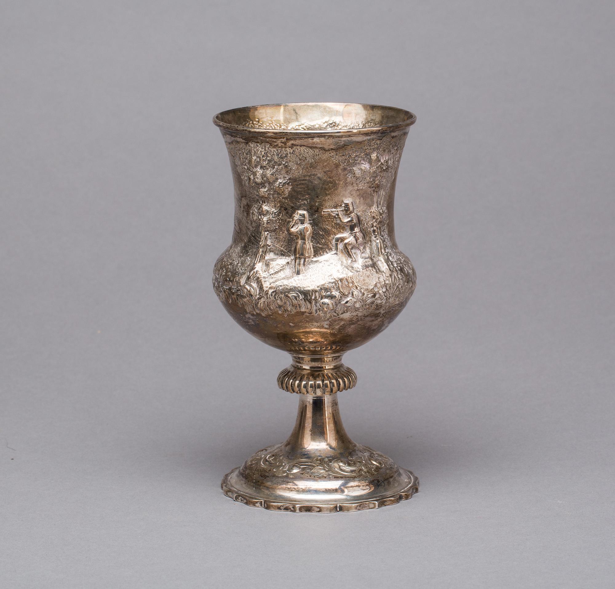 POKAL, silver, England, 1800-tal. Vikt ca 444 g.