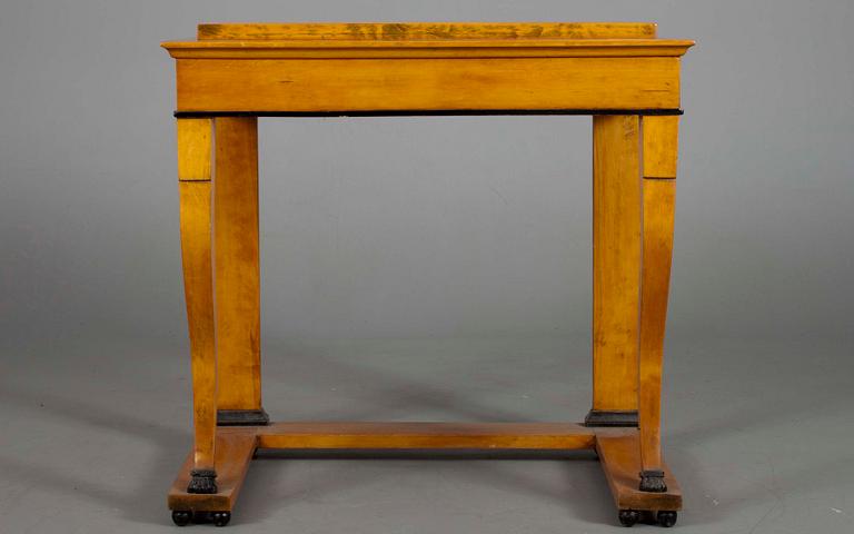 KONSOLBORD, björk, empire, dat. 1836.