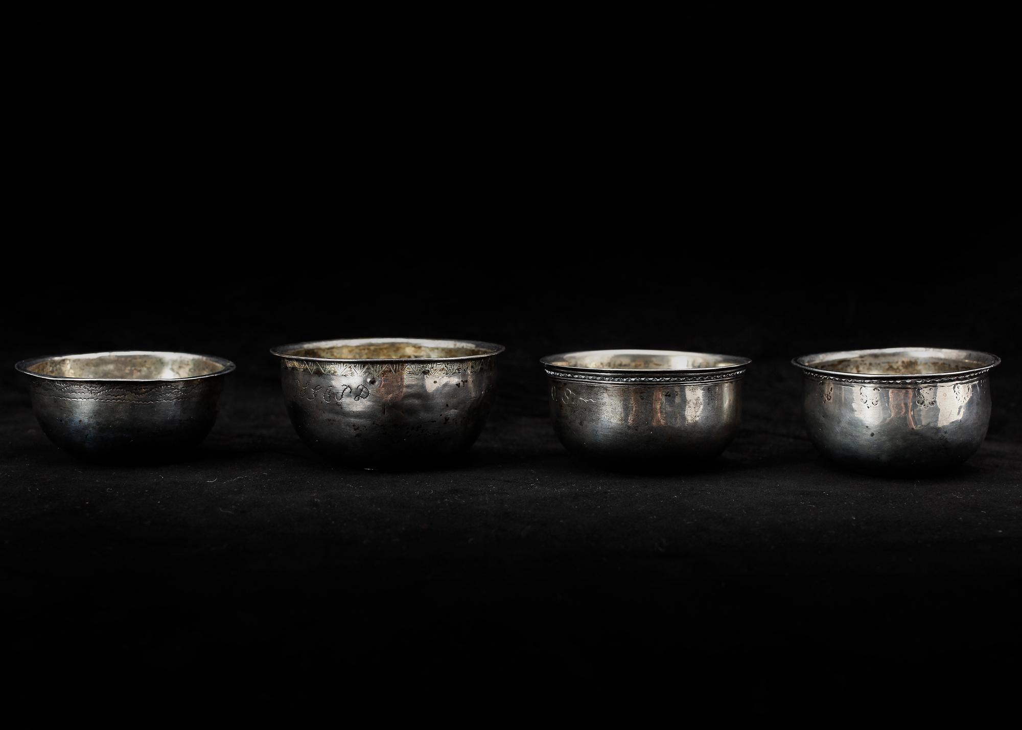 TUMLARE, 4 st, silver, Bl a Lars Biugg, Jönköping, 1700-tal. Total vikt ca 65 g.