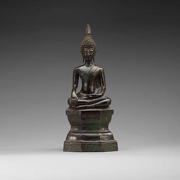 1330. A large seated bronze figure of buddha, Thailand, 19th Century or older. With inscription to base.