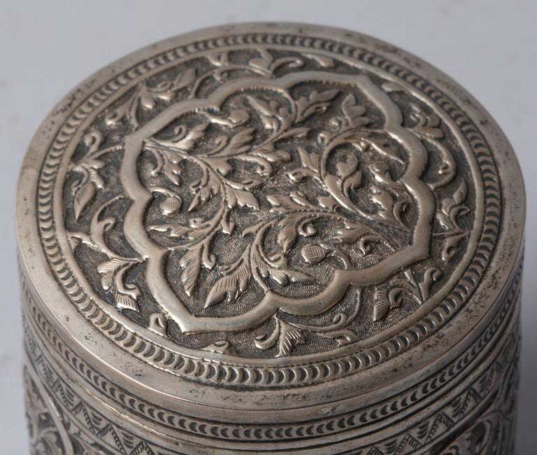 DOSA, silver, orientalisk, 1900-tal.