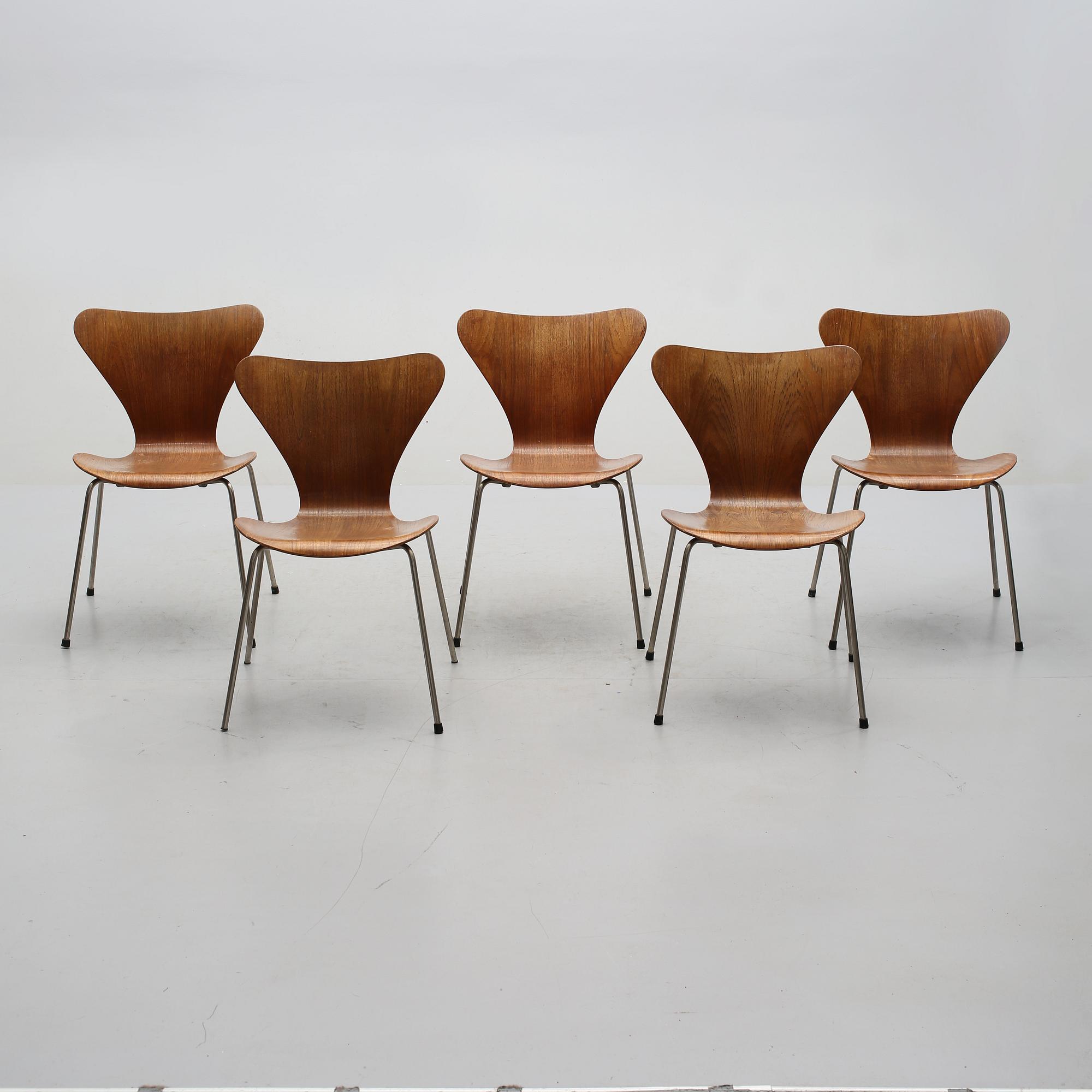 STOLAR, 5 st, "Sjuan" Arne Jacobsen, Fritz hansen, Danmark, 1900-talets andra hälft.