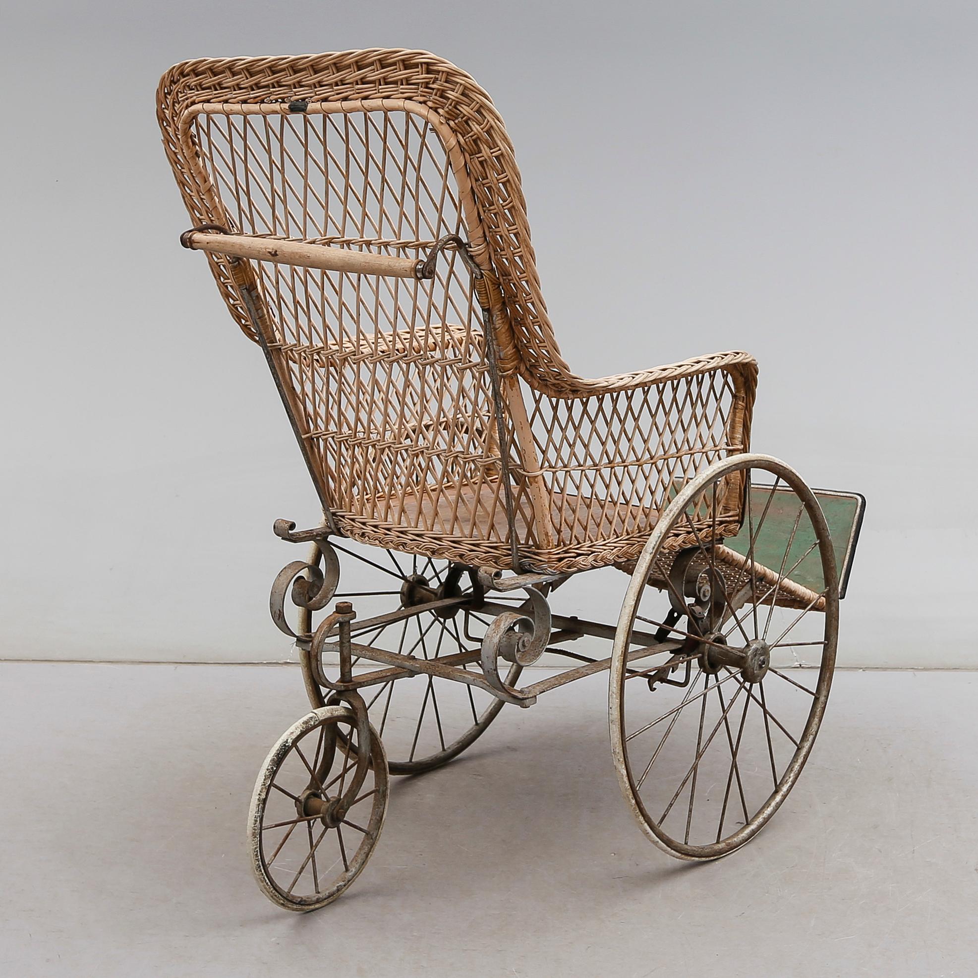 RULLSTOL, 1900-talets första hälft.