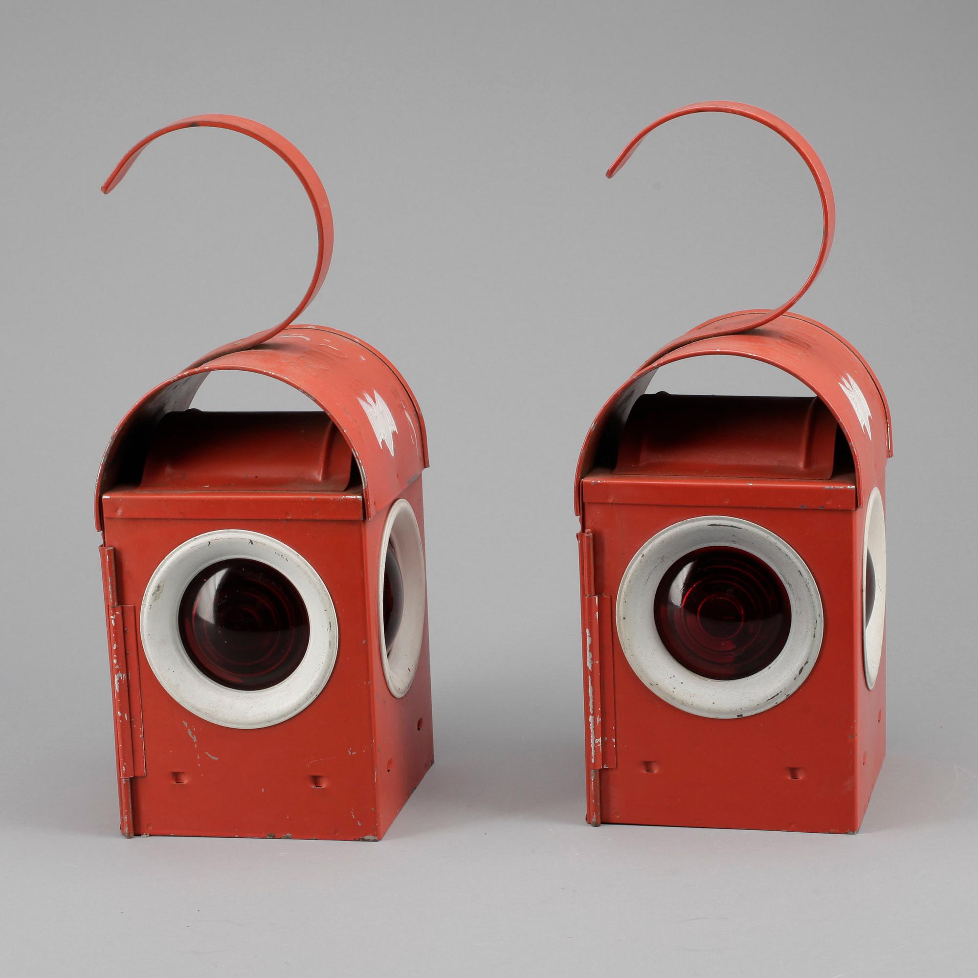 LYKTOR, ett par, DODO, England, 1900-talets första hälft.