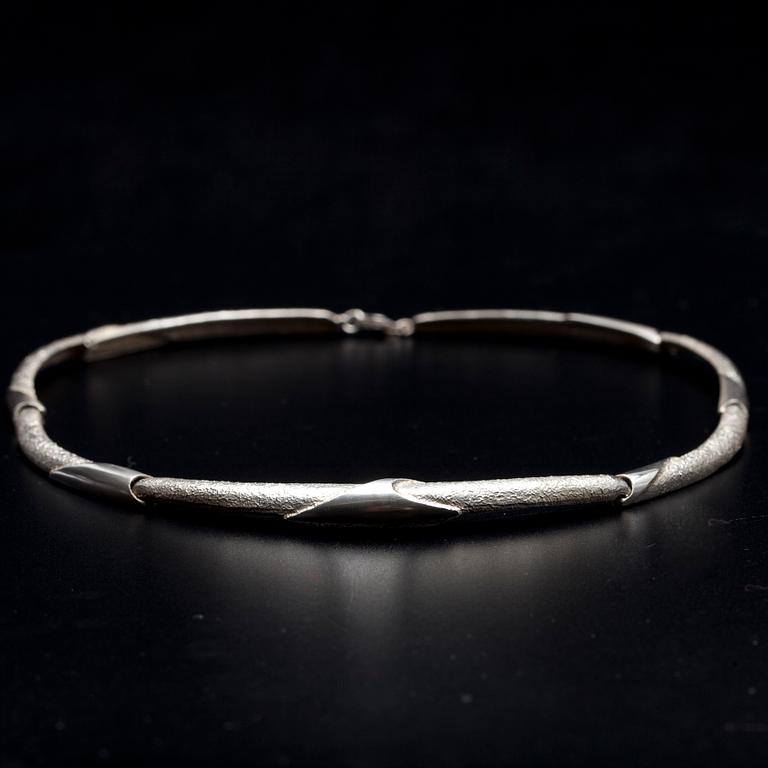 HALSSMYCKE, sterling silver, sign. Riitta. 1900-talets slut.