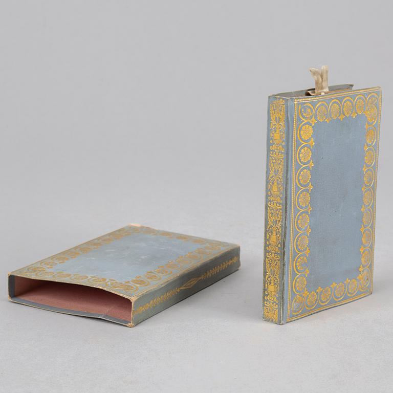 Attractive little bindnings.