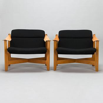 Antti Nurmesniemi, a pair of 1950s '418' armchairs for Artek.