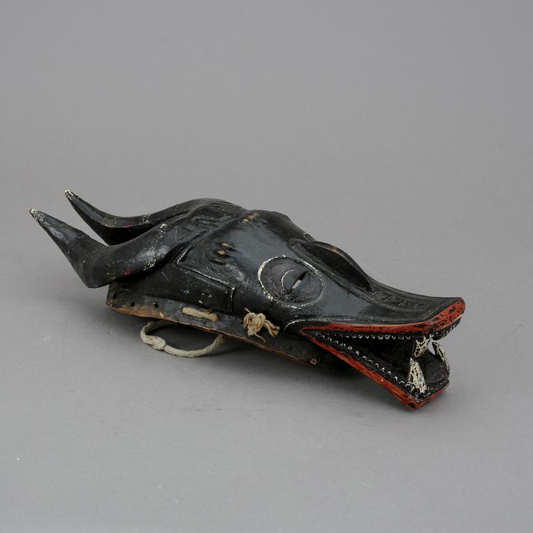 MASK, Västafrika, 1900-tal.