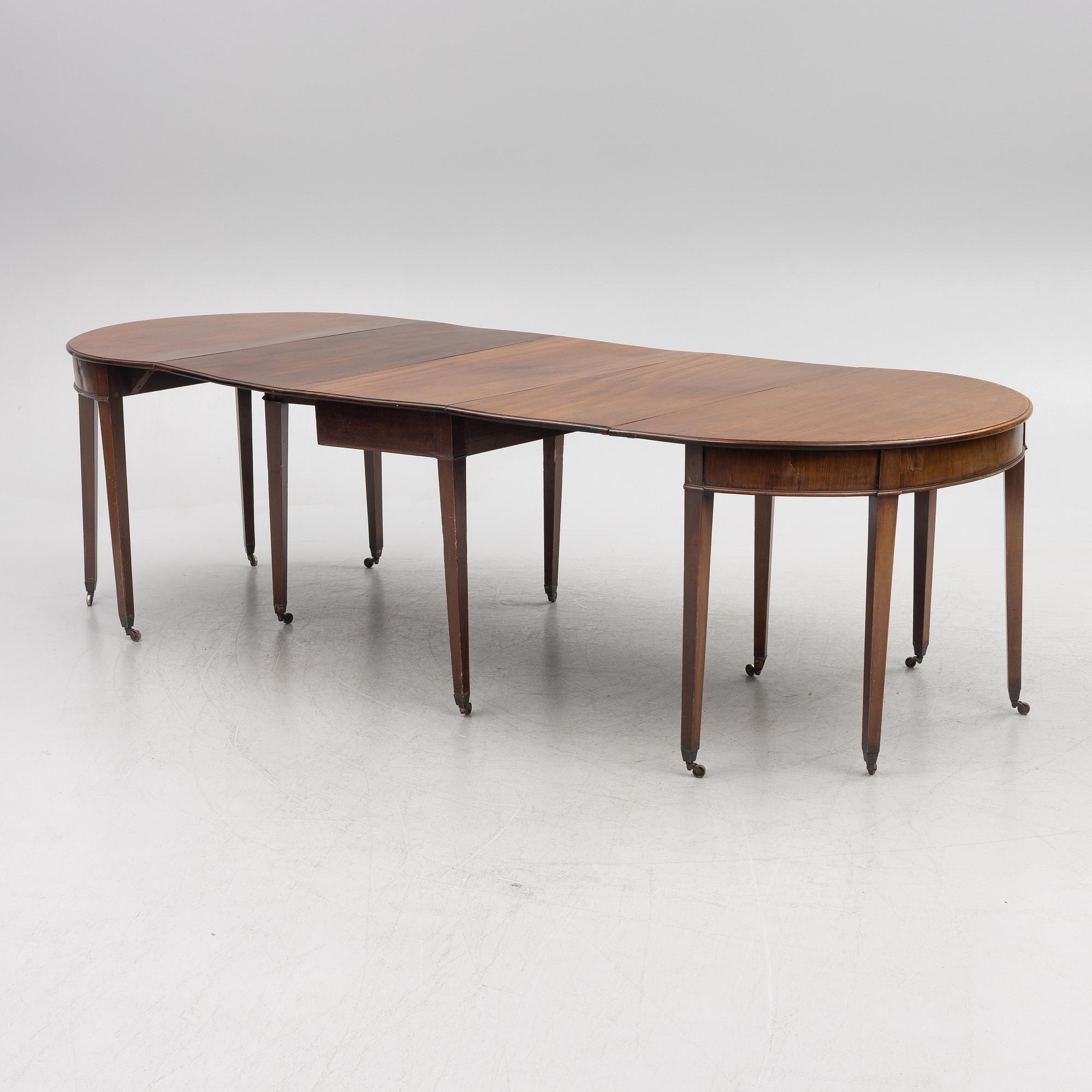 A late Gustavian dining table, 19th century.
