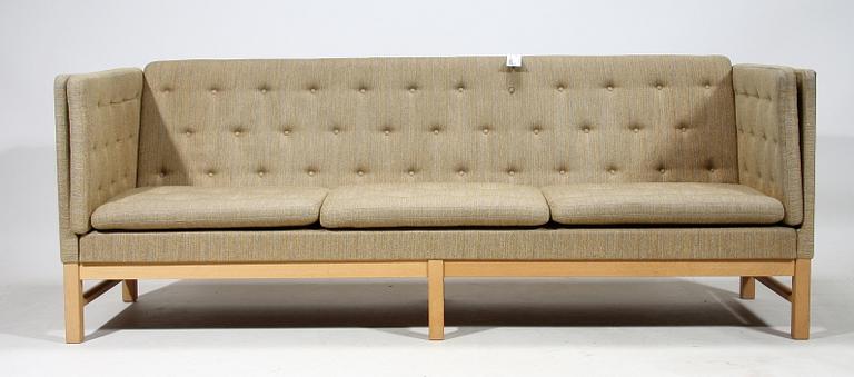SOFFA. Design Erik Jörgensen, Svendborg, Danmark.