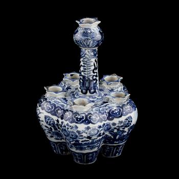 TULPANVAS, porslin, Kina, 1800-tal.