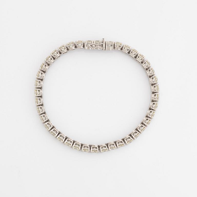 Brilliant  cut diamond tennis bracelet, total 13,01 ct.
