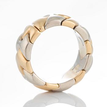 A Bulgari ring in 18K gold and white gold.