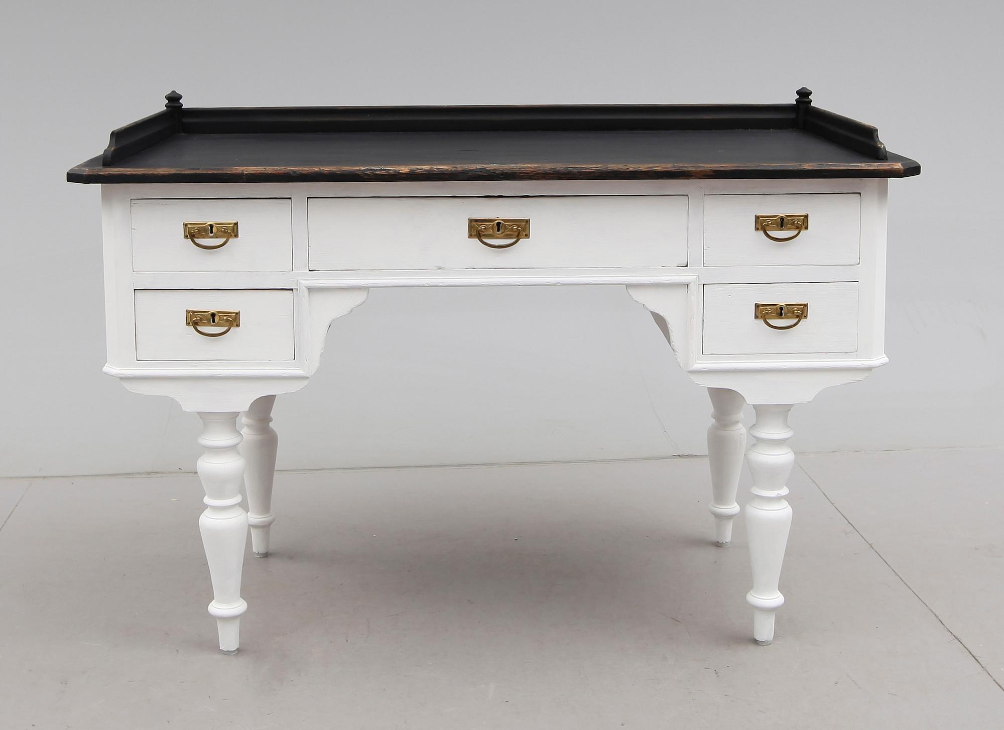 SKRIVBORD, 1800-talets andra hälft.
