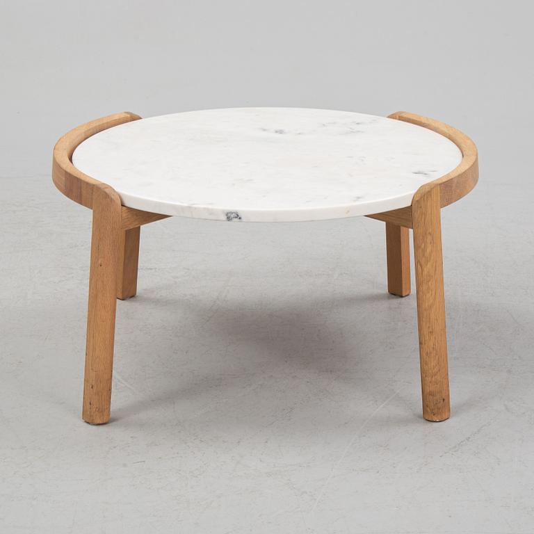 A "Bolia Mix" coffee table bu STudio Gud for Bolia, Danmark.
