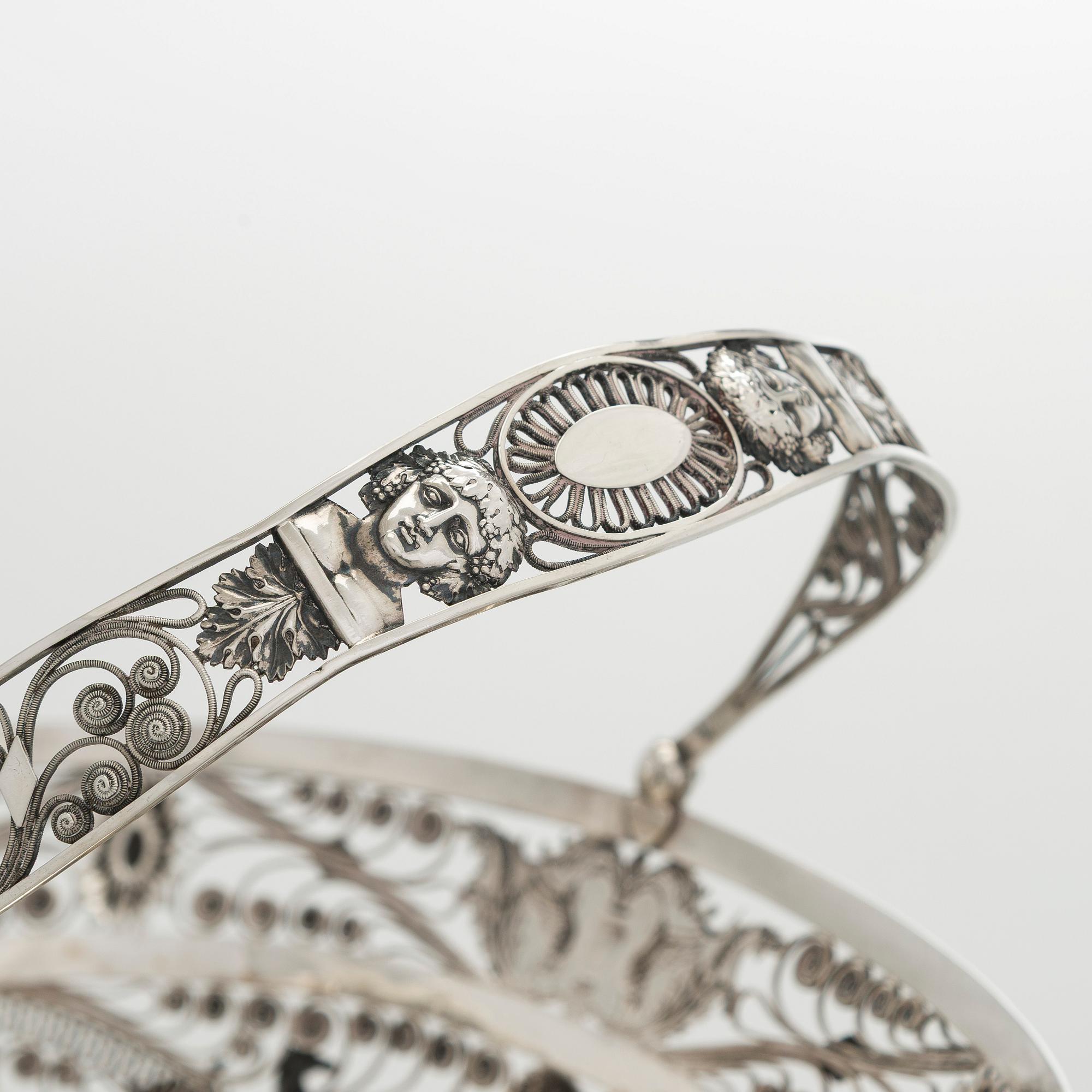 Fruktskål, silver, oidentifierad mästarstämpel FFG, åldermannaranka. Empir.