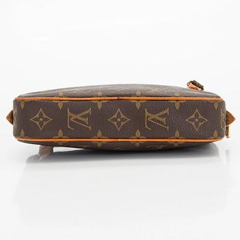 Louis Vuitton, a Monogram Canvas 'Marly Bandoulière' bag.