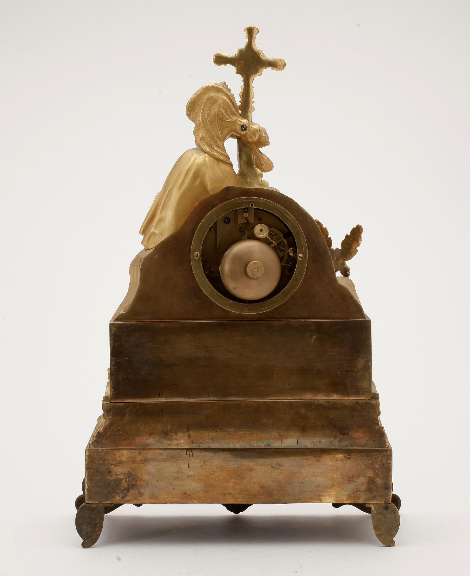 BORDSPENDYL, senempire, 1800-talets första hälft.