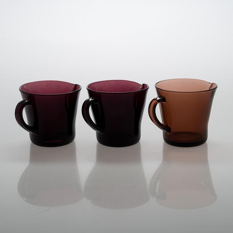 Dricksglas, 11 st och kannor, 3 st för Riihimäen Lasi Oy, 1950-tal.