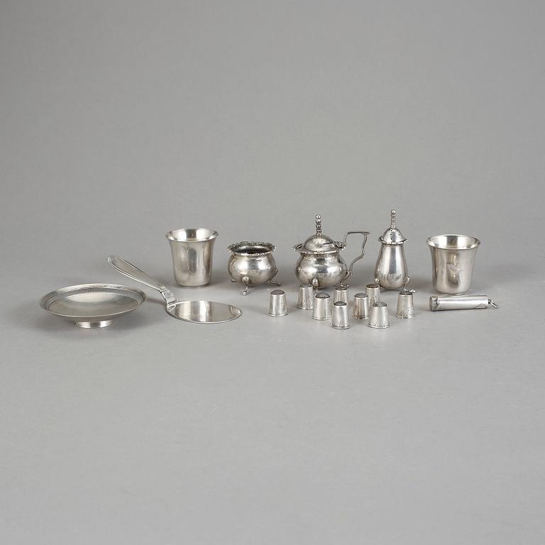 PARTI SILVER, 17 delar. Bl a Köpenhamn 1938. Total vikt 365 g.