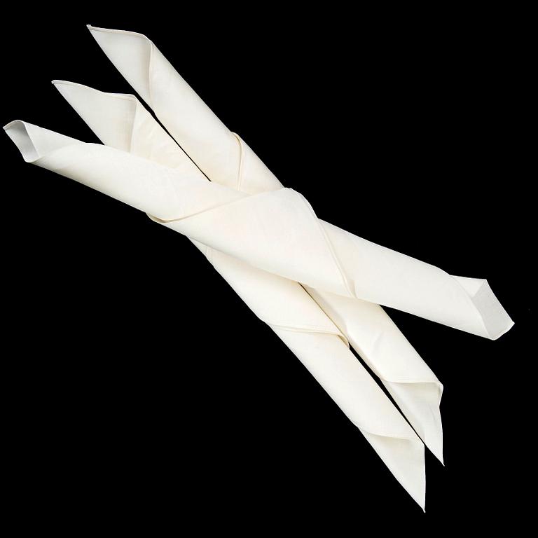 INGRID DESSAU, as Nobel tablecloth and 12 napkins.