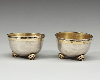 A pair of Swedish 18th century parcel-gilt cups, makers mark of Petter Zettersteen, (Norrköping 1712-1741 (-1744)).